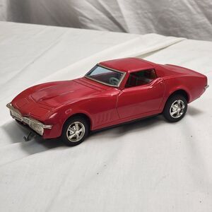 Cherry Red Corvette Taiyo Bump-N-Go Tin Car Japan